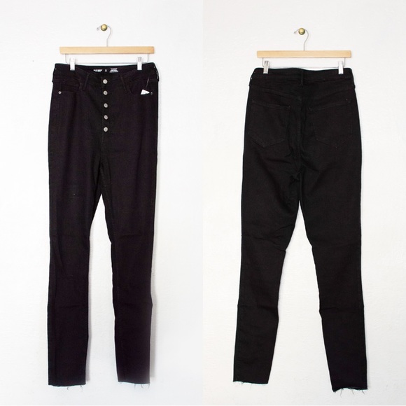 Old Navy High Waisted Button Fly Cropped (Raw Hem) Black Denim - Picture 3 of 5